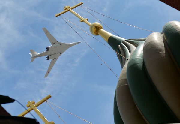 A Tupolev Tu-160 Blackjack strategic bomber planes at the military parade to mark the 70th anniversary of Victory in the 1941-1945 Great Patriotic War. A Tupolev Tu-160 Blackjack strategic bomber planes at the military parade to mark the 70th anniversary of Victory in the 1941-1945 Great Patriotic War. - Sputnik International