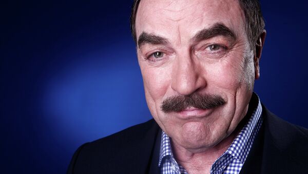 Hollywood Actor Tom Selleck Accused of Public Water Theft - Sputnik International