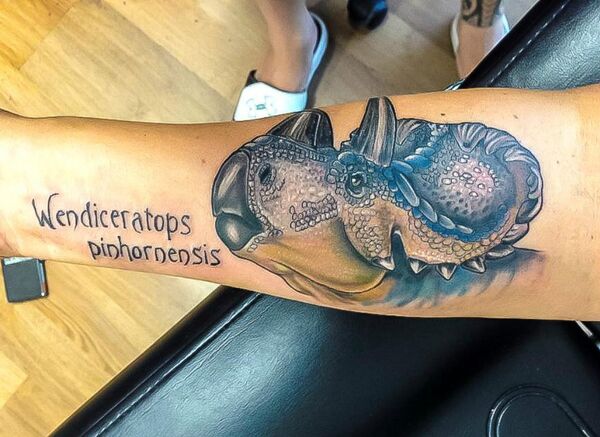 Wendiceratops' namesake, Wendy Sloboda, shared a pic of her recent tattoo celebrating this new dino's discovery! - Sputnik International