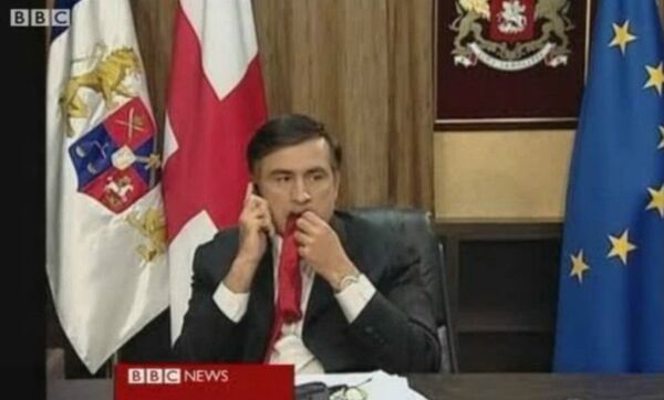 Saakashvili chewing his tie as he waited for a BBC interview.  - Sputnik International