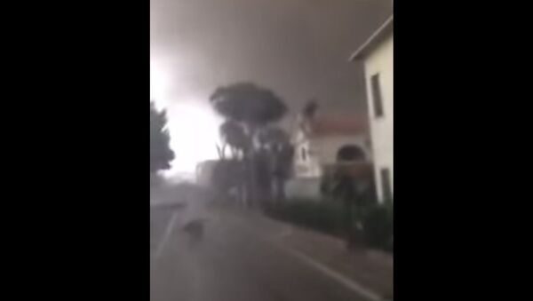 Incredible F4 Tornado in Mira, Venice - Sputnik International