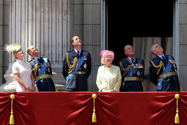 Britain's Queen Elizabeth II, fourth left, and from left, Sophie Countess of Wessex, Prince Edward, Prince William, her husband Prince Philip, and Prince Andrew watch a Royal Air Force flypast to mark the 75th anniversary of the Battle of Britain from a balcony at Buckingham Palace, in London, Friday, July 10, 2015. Britain's Queen Elizabeth II, fourth left, and from left, Sophie Countess of Wessex, Prince Edward, Prince William, her husband Prince Philip, and Prince Andrew watch a Royal Air Force flypast to mark the 75th anniversary of the Battle of Britain from a balcony at Buckingham Palace, in London, Friday, July 10, 2015. - Sputnik International