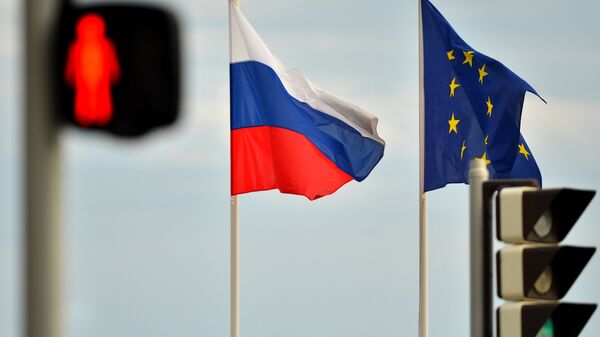 French socialist shames EU for extending anti-Russian sanctions - Sputnik International