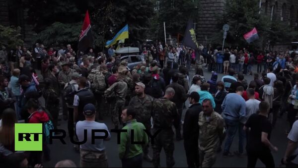 Ukraine: Right Sector Mukachevo attack brings supporters to central Kiev - Sputnik International