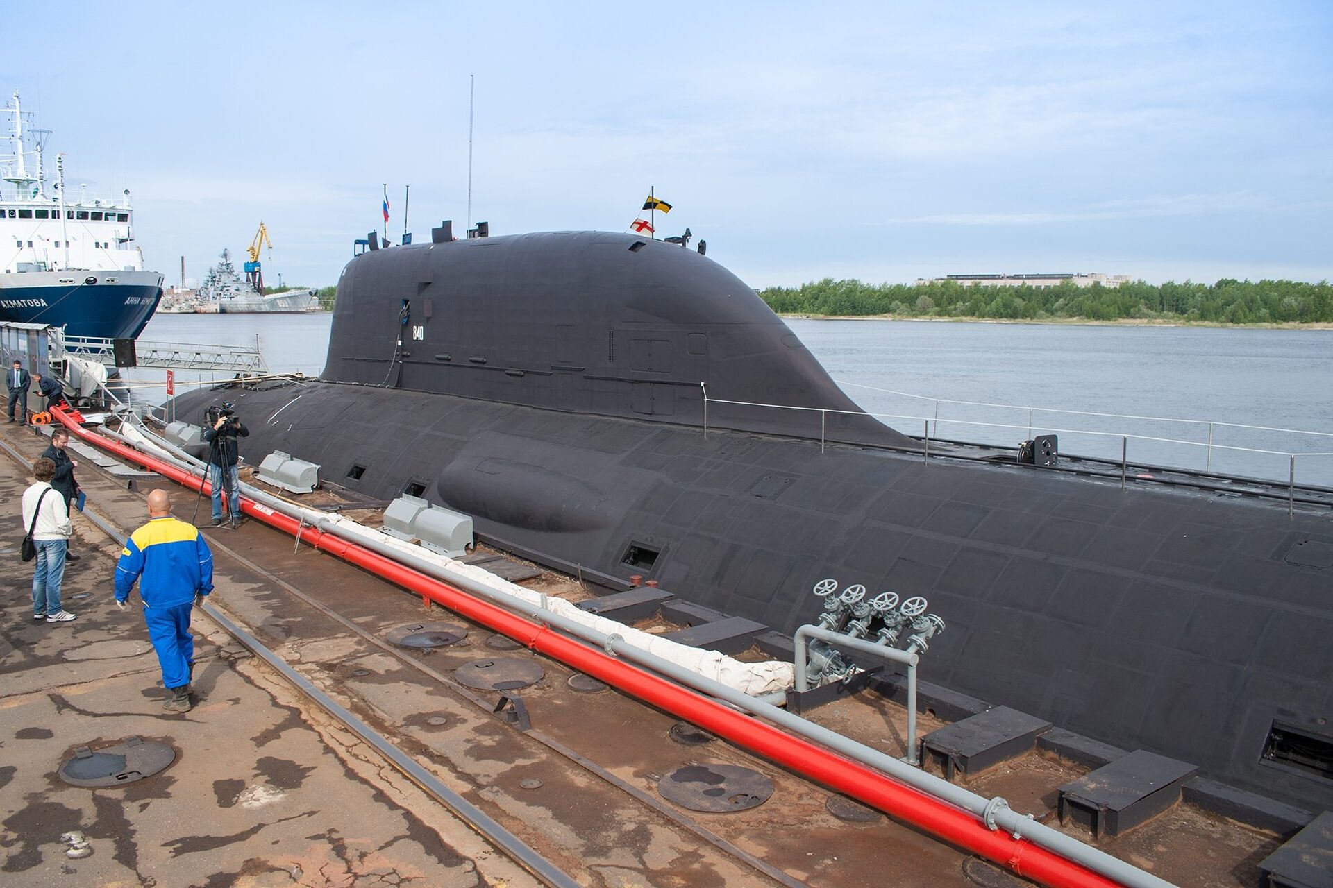 The Severodvinsk, the first of Russia's multirole Yasen K-560 submarines, by the pier of the Sevmash shipyard in Severodvinsk, Arkhangelsk Region. file photo - Sputnik International, 1920, 30.09.2021