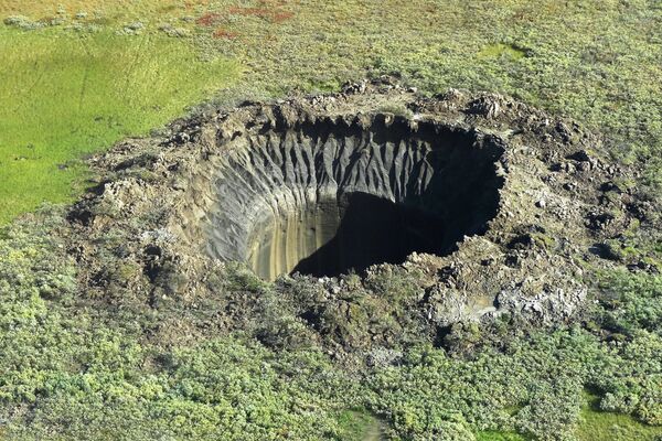 A crater on the Yamal Peninsula - Sputnik International