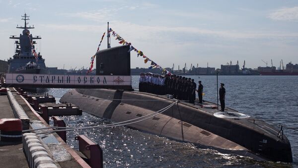 Stary Oskol submarine hoists its flag in St. Petersburg - Sputnik International