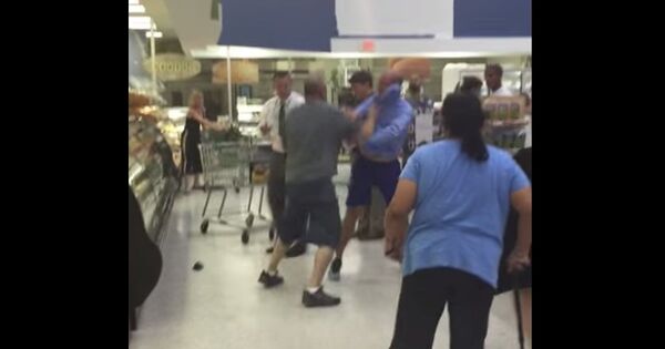 Fight Inside Florida Grocery Store Fight Inside Florida Grocery Store - Sputnik International