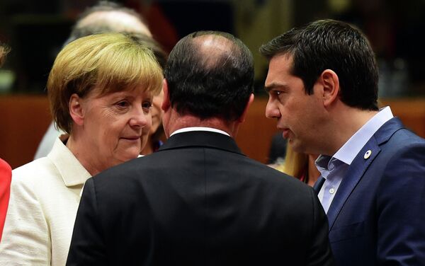 (From L) German Chancellor Angela Merkel, French President Francois Hollande, and Greek Prime Minister Alexis Tsipras confer prior to the start of a summit of Eurozone heads of state in Brussels on July 12, 2015 - Sputnik International