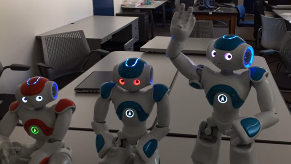 Three robots at the Ransselaer Polytechnic Institute in New York are put through a self-awareness test. - Sputnik International