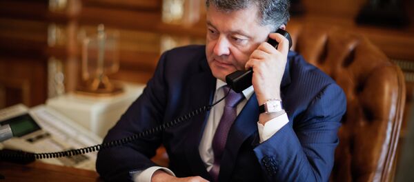 Petro Poroshenko speaks with Barack Obama Petro Poroshenko speaks with Barack Obama - Sputnik International