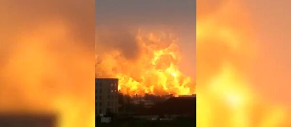 Massive Explosion at Chinese PetroChemical Plant - Sputnik International
