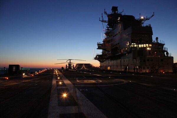 Flight Deck of Vikramaditya Aircraft Carrier Flight Deck of Vikramaditya Aircraft Carrier - Sputnik International