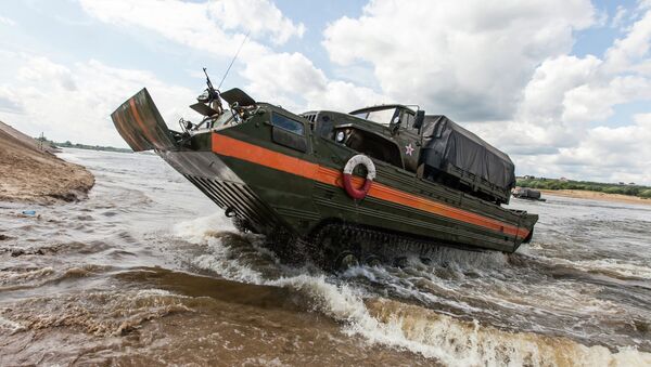 Open Water competition of Russian army's pontoon ferry units - Sputnik International