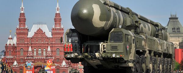Russian Topol-M intercontinental ballistic misiles drive through Red Square during the Victory Day parade in Moscow on May 9, 2010 Russian Topol-M intercontinental ballistic misiles drive through Red Square during the Victory Day parade in Moscow on May 9, 2010 - Sputnik International