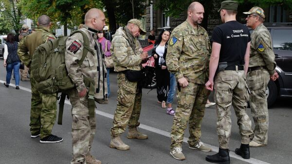Right Sector holds rally near Ukrainian presidential administration building - Sputnik International
