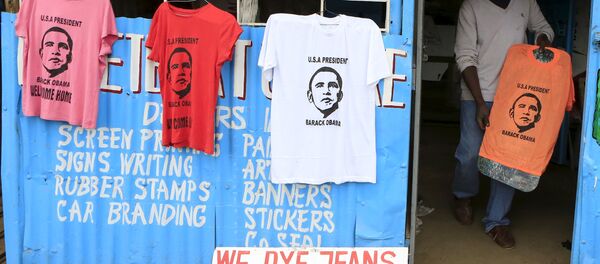 A t-shirt newly printed with the image of U.S. President Barack Obama, ahead of his scheduled state visit, in Kenya's capital Nairobi July 23, 2015. A t-shirt newly printed with the image of U.S. President Barack Obama, ahead of his scheduled state visit, in Kenya's capital Nairobi July 23, 2015. - Sputnik International
