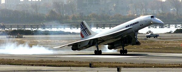 The Air France Concorde lands at John F. Kennedy Airport 07 November, 2001, in New York - Sputnik International