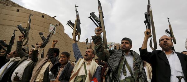 Armed Houthi followers demonstrate against Saudi-led air strikes in Yemen's capital Sanaa July 24, 2015 Armed Houthi followers demonstrate against Saudi-led air strikes in Yemen's capital Sanaa July 24, 2015 - Sputnik International