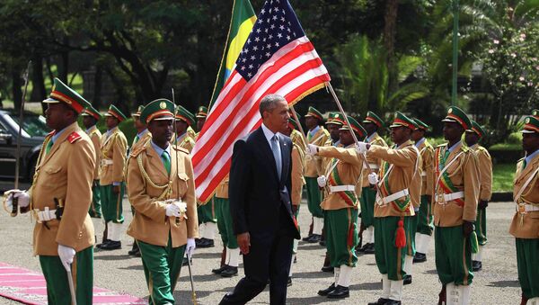 U.S. President Barack Obama (C) reviews a marsh band during a welcome ceremony at the National Palace in Addis Ababa, Ethiopia July 27, 2015. - Sputnik International