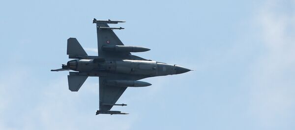A missile-loaded Turkish Air Force warplane takes off from the Incirlik Air Base, in the outskirts Adana, south-eastern Turkey, Tuesday, July 28, 2015 - Sputnik International