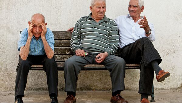 Italian men at Piazza del Popolo, Specchia, south of Italy - Sputnik International