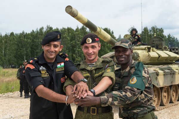 From left: Soldiers from India, Russia and Angola take part in training sessions during the International Army Games-2015 at the Alabino training center in the Moscow Region From left: Soldiers from India, Russia and Angola take part in training sessions during the International Army Games-2015 at the Alabino training center in the Moscow Region - Sputnik International