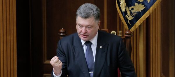 Ukrainian President Petro Poroshenko gestures as he speaks to lawmakers during a parliament session in Kiev, Ukraine Ukrainian President Petro Poroshenko gestures as he speaks to lawmakers during a parliament session in Kiev, Ukraine - Sputnik International