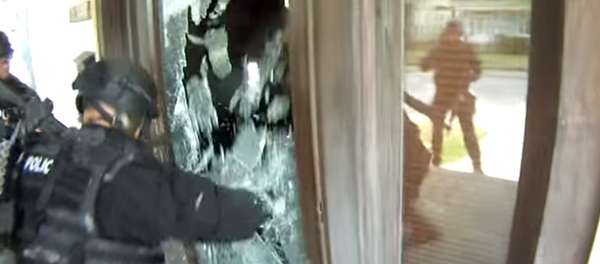 Indiana SWAT Team Deemed Liable for Wrong-House Flashbang Raid - Sputnik International