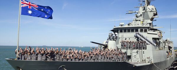 The crew of the Royal Australian Navy Anzac class frigate HMAS Perth cheer as they arrive at the Northern Australian city of Darwin in this picture taken on July 3, 2015 The crew of the Royal Australian Navy Anzac class frigate HMAS Perth cheer as they arrive at the Northern Australian city of Darwin in this picture taken on July 3, 2015 - Sputnik International