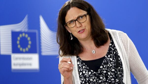 European Trade Commissioner Cecilia Malmstrom addresses a news conference at the EU Commission headquarters in Brussels, Belgium, August 4, 2015 - Sputnik International