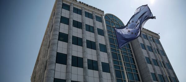 A European Union (EU) flag flutters outside the Athens' Stock Exchange in Athens, Greece, Monday, Aug. 3, 2015 - Sputnik International