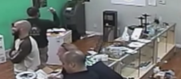 Cali Cops Sue to Suppress Video Allegedly Showing Them Eating Pot Brownies - Sputnik International