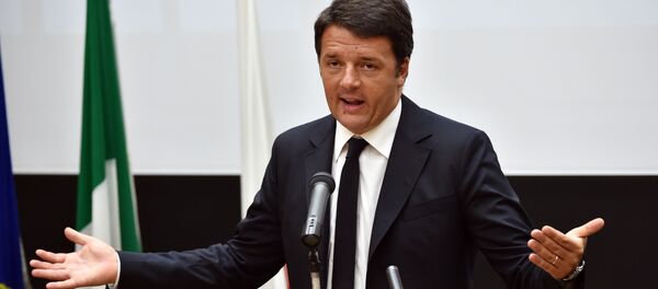 Italian Prime Minister Matteo Renzi delivers a speech at the Tokyo University of Arts in Tokyo on August 3, 2015 - Sputnik International