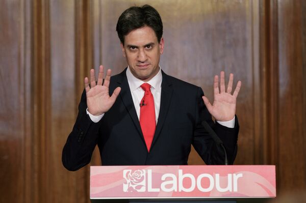 Former Labour Party leader Ed Miliband delivers his resignation at a press conference in Westminster, London, Friday, May 8, 2015. - Sputnik International