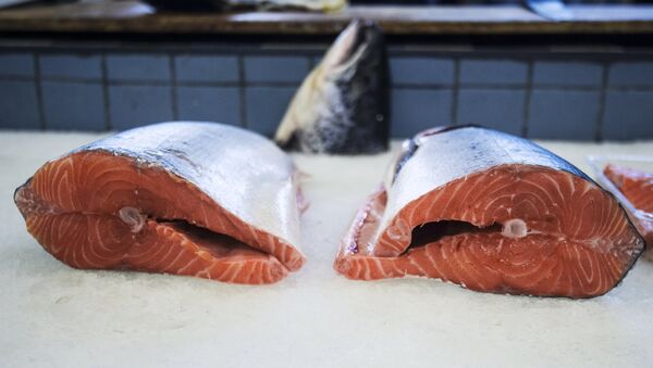 Cut fish in the sea food department at the Dorogomilovsky market in Moscow - Sputnik International