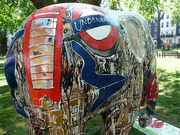 'Iconic London' elephant at Berkeley Square, London - Sputnik International