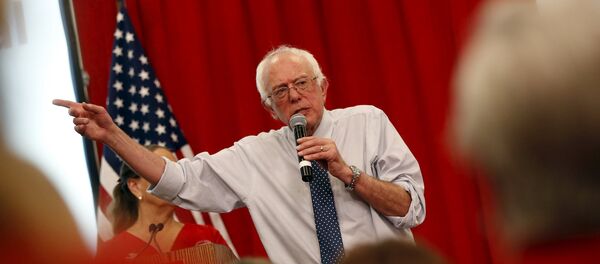 Vermont Senator and U.S. Democratic presidential candidate Bernie Sanders speaks after receiving an endorsement by the National Nurses United in Oakland, California August 10, 2015 - Sputnik International