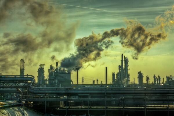 Oil refinery in Austria Oil refinery in Austria - Sputnik International