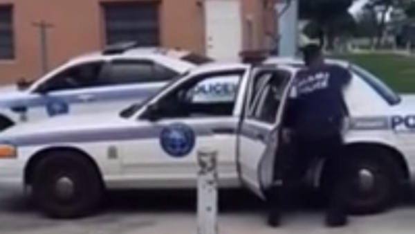 WATCH: Miami Cop Beats Up Handcuffed Teen Who Was Complying With Orders - Sputnik International
