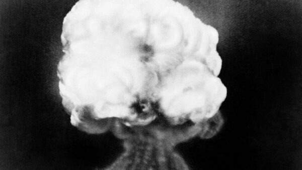 The mushroom cloud of the first atomic explosion at Trinity Test Site, New Mexico. July 16, 1945 - Sputnik International