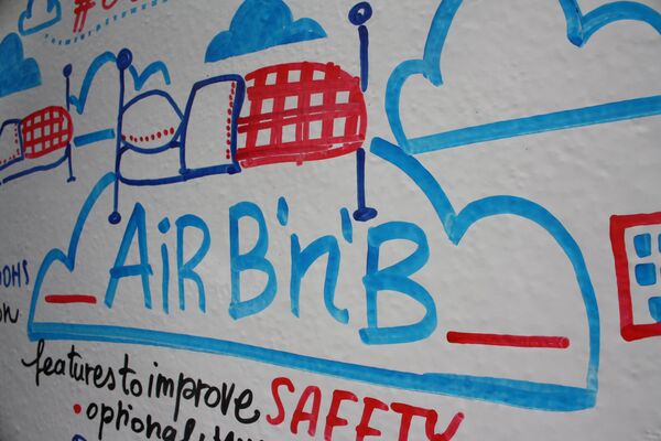 The latest sharing economy giving the Paris market a shake-up is Airbnb. The business model is built around people renting out their homes or individual rooms on a short-term basis.  - Sputnik International