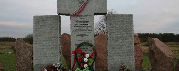 Monument featuring the names of those killed in the village of Huta Pieniacka, present-day Ukraine, one of hundreds of Polish settlements destroyed by Ukrainian fascists during the Second World War. Monument featuring the names of those killed in the village of Huta Pieniacka, present-day Ukraine, one of hundreds of Polish settlements destroyed by Ukrainian fascists during the Second World War. - Sputnik International