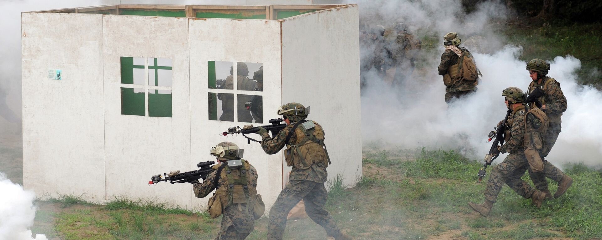 US servicemen take part in a military drill in Yavoriv polygon, Lviv district, western Ukraine, on July 24, 2015.  - Sputnik International, 1920, 09.02.2024