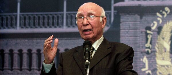 Sartaj Aziz, Pakistan's special adviser on national security and foreign affairs, speaks during a joint press conference with Afghan Foreign Minister Zalmai Rassoul at the foreign ministry in Kabul, Afghanistan - Sputnik International