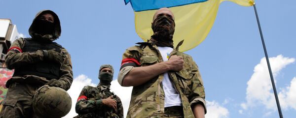 Supporters of the Right Sector radical movement during a people's veche (assembly) on Independence Square. - Sputnik International
