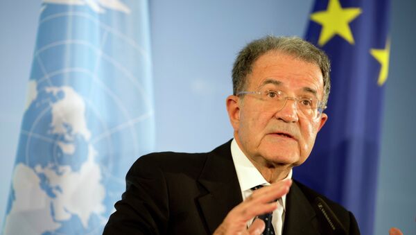 President of the African Union-UN peacekeeping panel Romano Prodi gives a press conference at the foreign office in Berlin on October 23, 2012 - Sputnik International