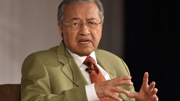 Malaysia's former prime minister Mahathir bin Mohamad speaks in a dialogue at the 21st International Conference of The Future of Asia at a hotel in Tokyo on May 22, 2015 - Sputnik International