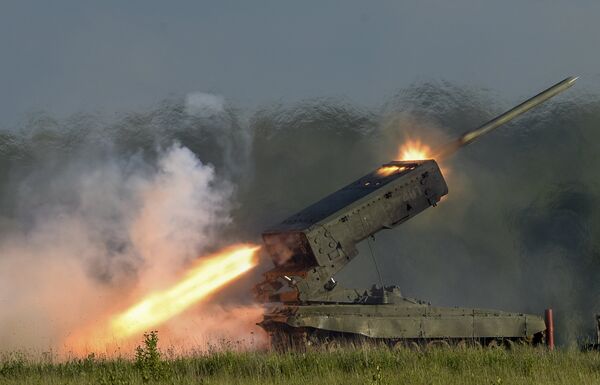 TOS-1A Solncepiek heavy flamethrower system. TOS-1A Solncepiek heavy flamethrower system. - Sputnik International