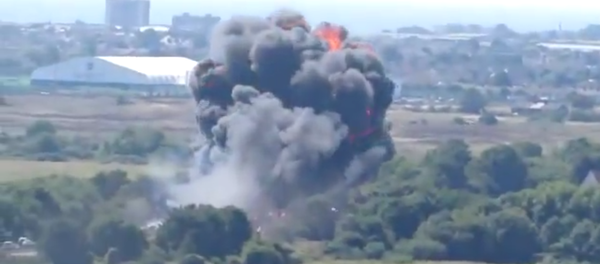 Moment of the plane crash at the Shoreham Airshow in West Sussex, England Moment of the plane crash at the Shoreham Airshow in West Sussex, England - Sputnik International